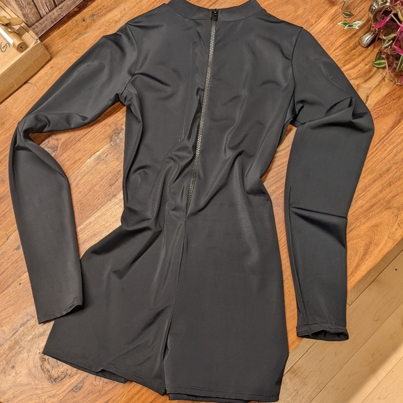 Black mock neck romper - Picture 1 of 3